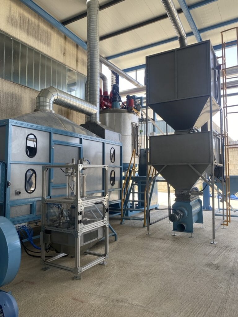 Multi expansion unit for low-density EPS production